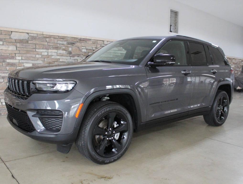 used 2023 Jeep Grand Cherokee car, priced at $33,900