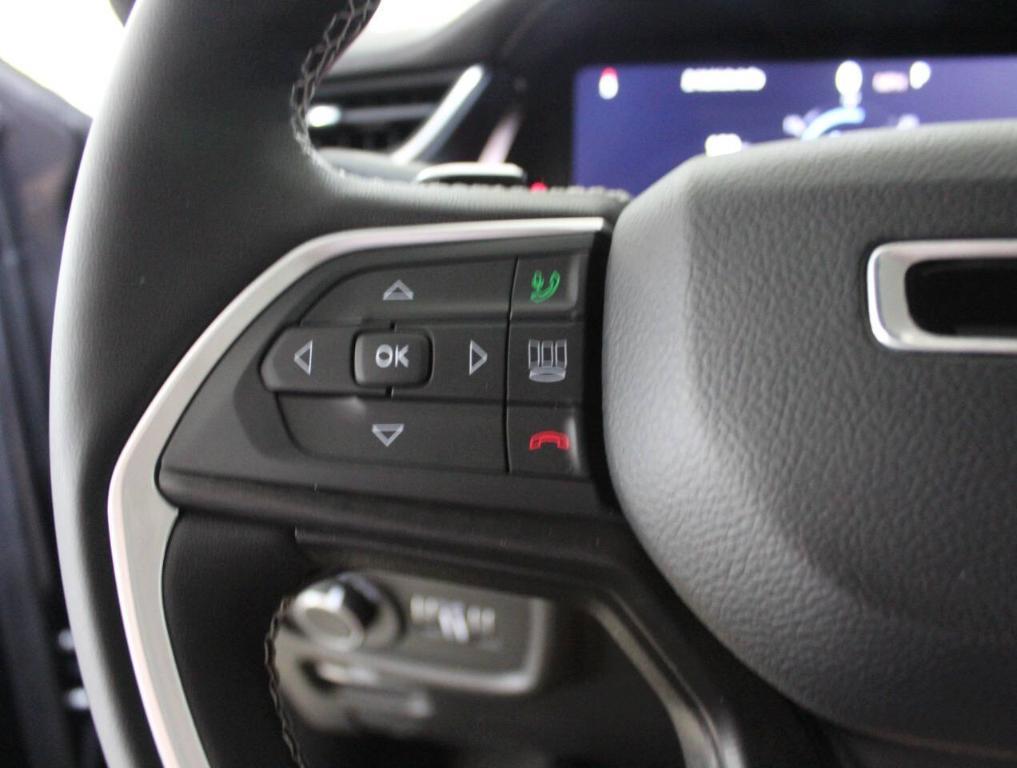 used 2023 Jeep Grand Cherokee car, priced at $33,900
