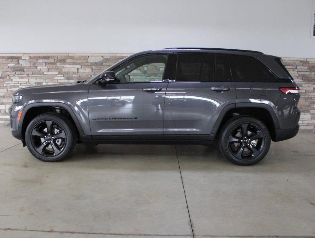 used 2023 Jeep Grand Cherokee car, priced at $33,900