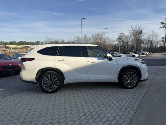 used 2021 Toyota Highlander car, priced at $37,290