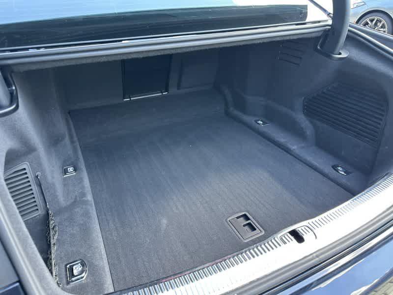Audi A8 view 21