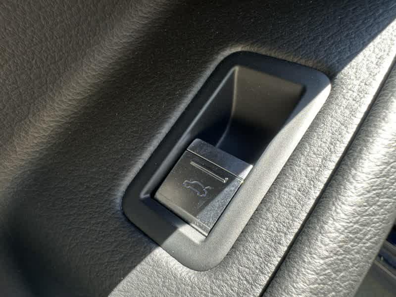 Audi A8 view 50