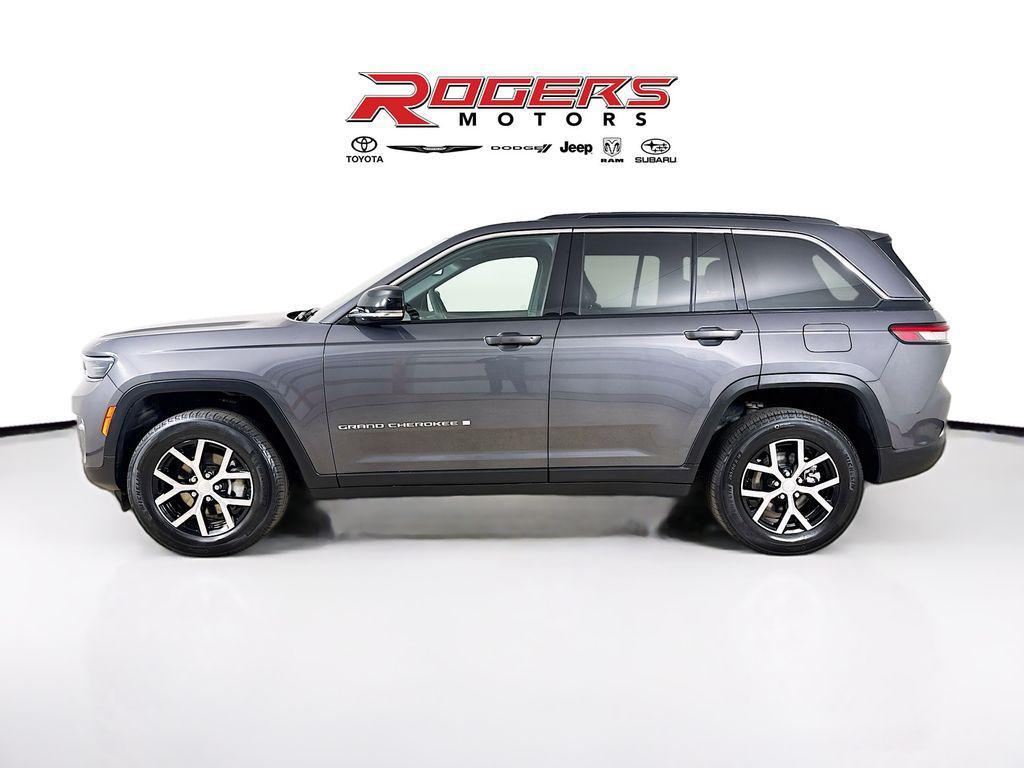 used 2024 Jeep Grand Cherokee car, priced at $32,999