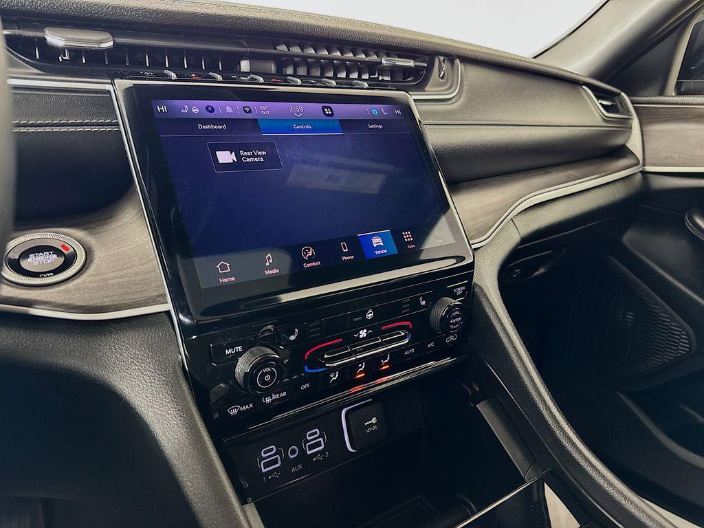 used 2024 Jeep Grand Cherokee car, priced at $32,999