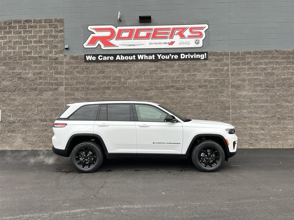 new 2025 Jeep Grand Cherokee car, priced at $45,399