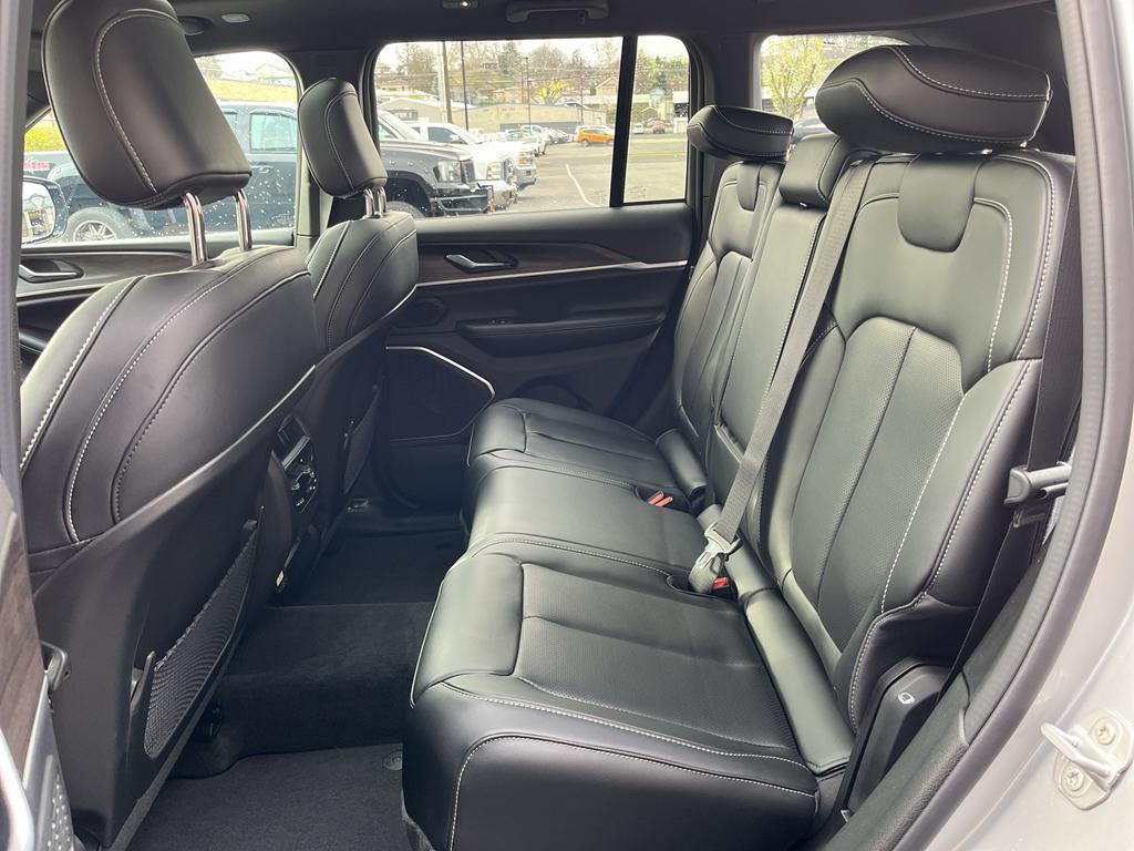 new 2026 Jeep Grand Cherokee car, priced at $52,658