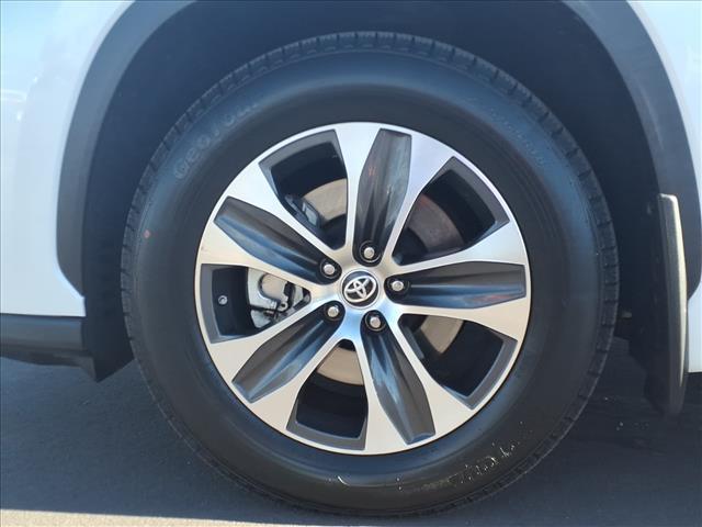 used 2022 Toyota Highlander car, priced at $37,744