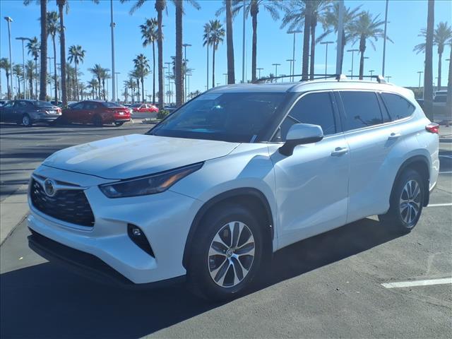 used 2022 Toyota Highlander car, priced at $37,744