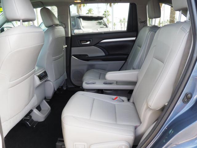 used 2016 Toyota Highlander car, priced at $33,918