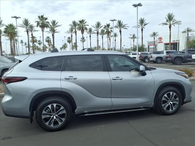 used 2025 Toyota Highlander car, priced at $46,451