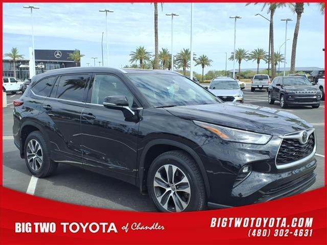 used 2022 Toyota Highlander car, priced at $36,520