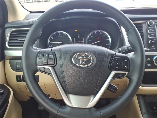 used 2016 Toyota Highlander car, priced at $25,874