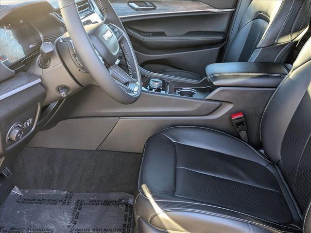 used 2025 Jeep Grand Cherokee car, priced at $41,444