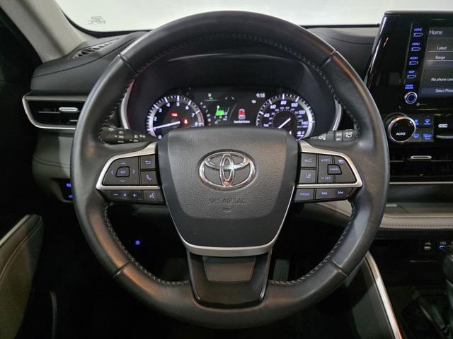 used 2022 Toyota Highlander car, priced at $36,299