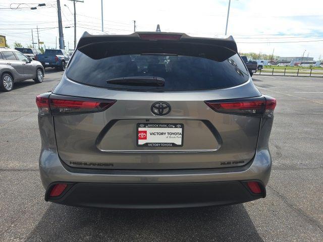 new 2026 Toyota Highlander car, priced at $48,583