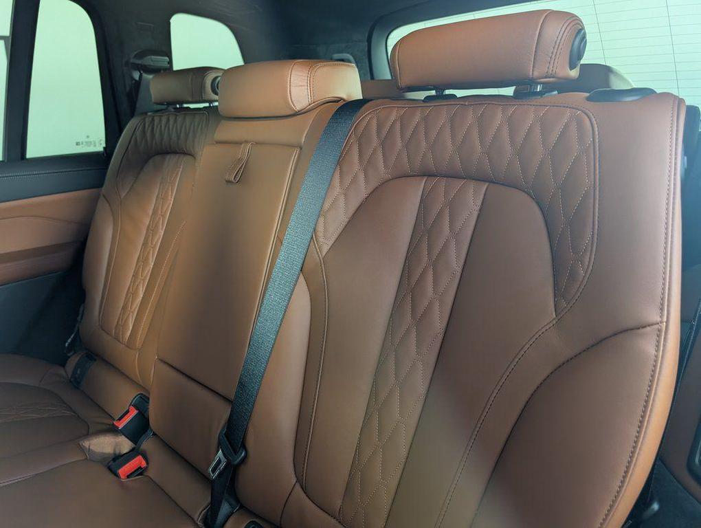 new 2026 BMW X7 car, priced at $102,950