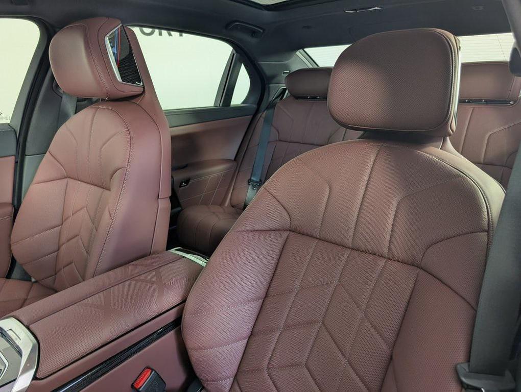 new 2026 BMW i7 car, priced at $129,430