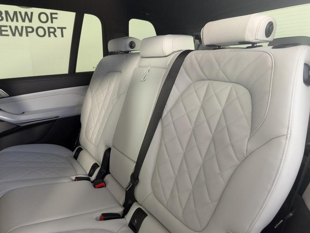 new 2026 BMW X7 car, priced at $101,805