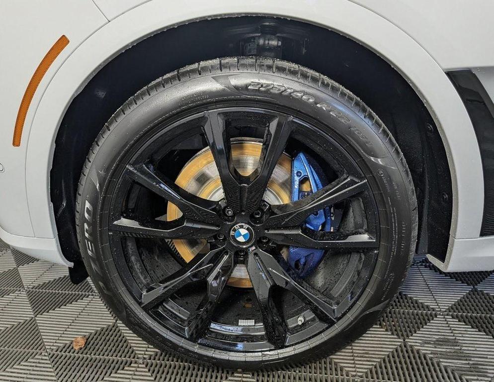 new 2026 BMW X7 car, priced at $101,805