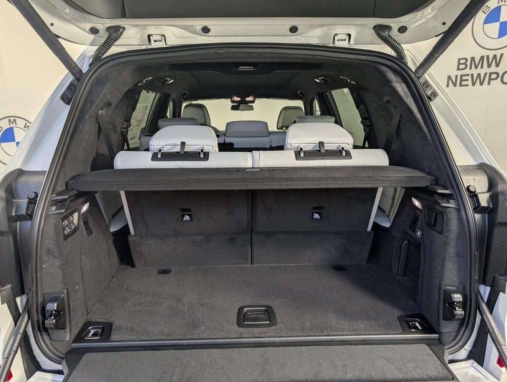 new 2026 BMW X7 car, priced at $101,805