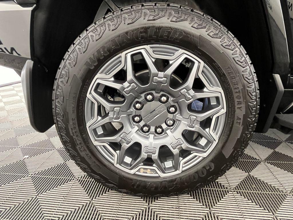 used 2025 GMC HUMMER EV SUV car, priced at $71,110