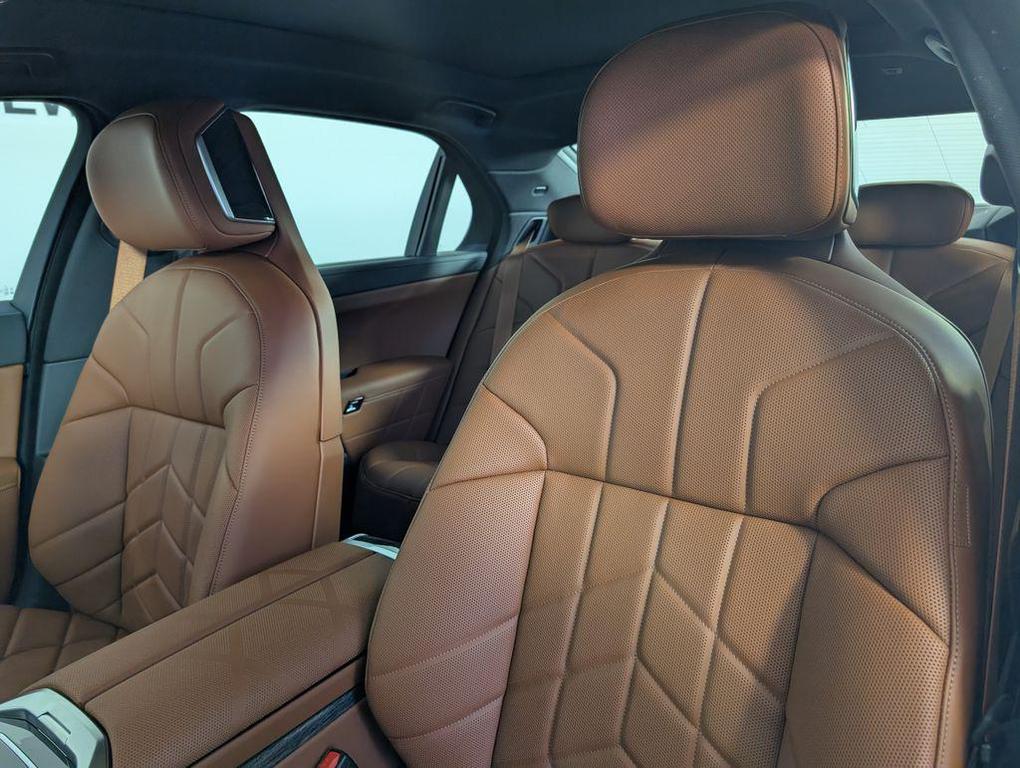 new 2026 BMW 760 car, priced at $136,750