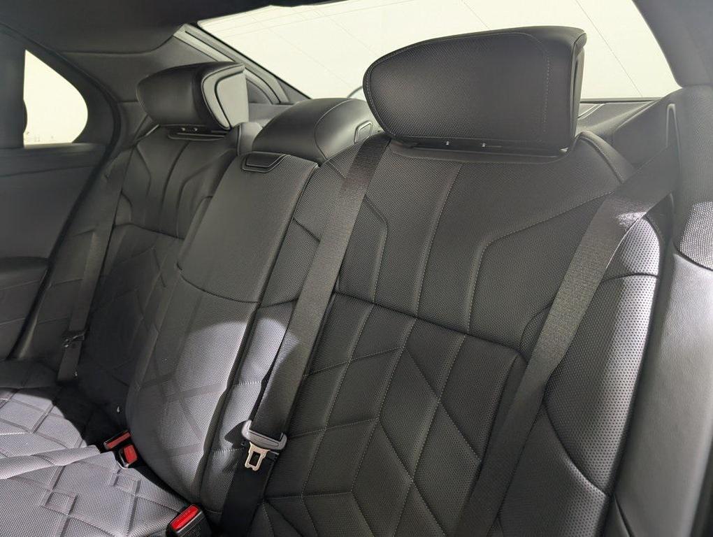 new 2026 BMW 760 car, priced at $152,785