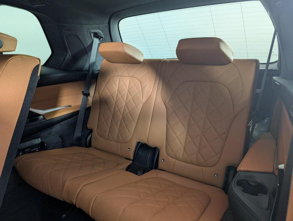 new 2026 BMW X7 car, priced at $99,880