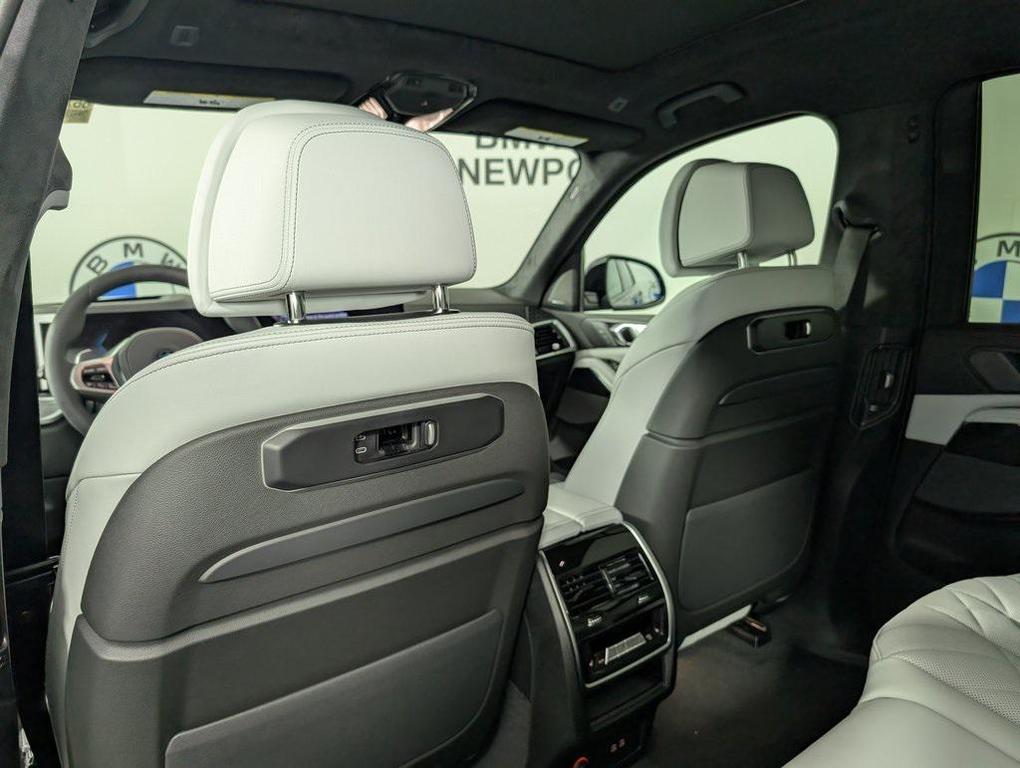 new 2026 BMW X7 car, priced at $101,130