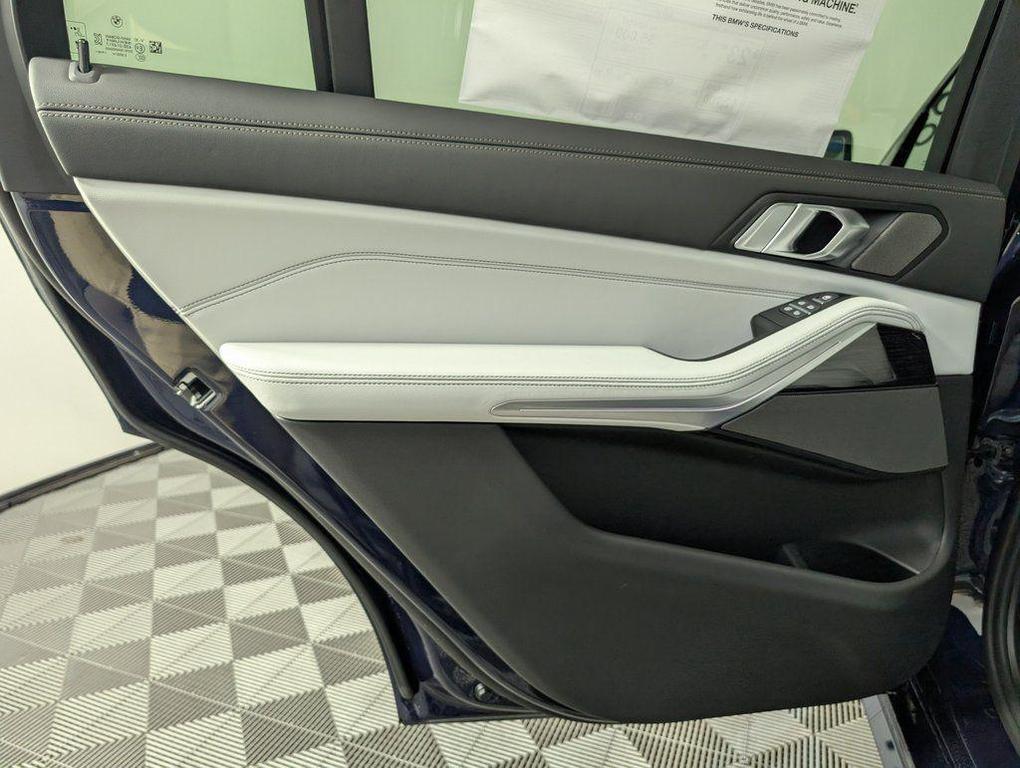 new 2026 BMW X7 car, priced at $101,130