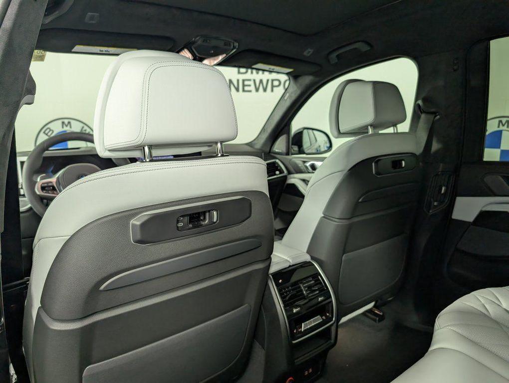 new 2026 BMW X7 car, priced at $101,130
