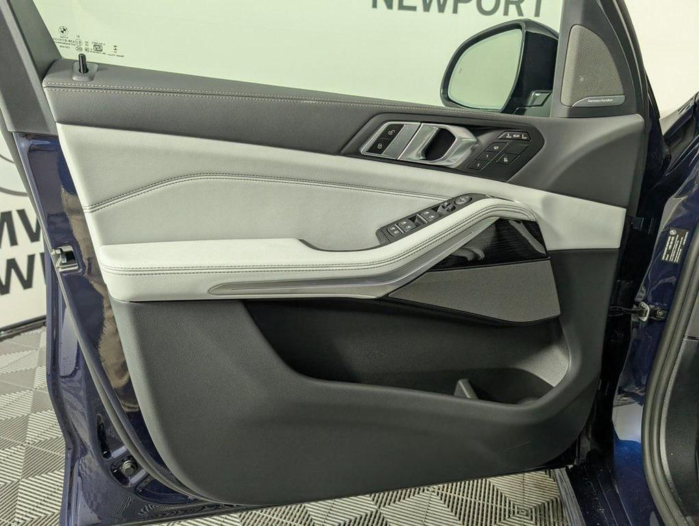new 2026 BMW X7 car, priced at $101,130
