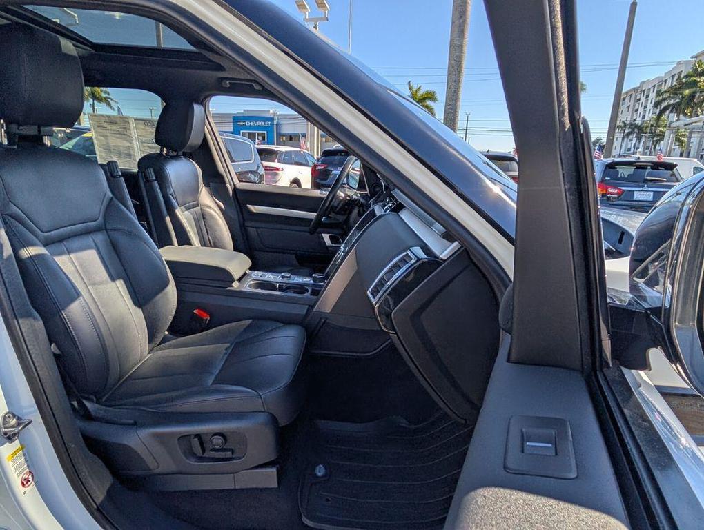 used 2020 Land Rover Discovery car, priced at $24,418