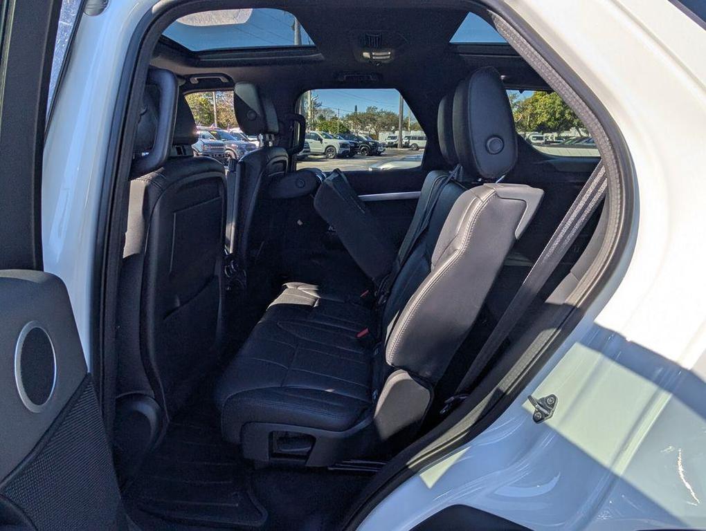 used 2020 Land Rover Discovery car, priced at $24,418