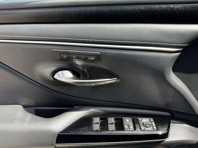 used 2022 Lexus ES 250 car, priced at $25,724