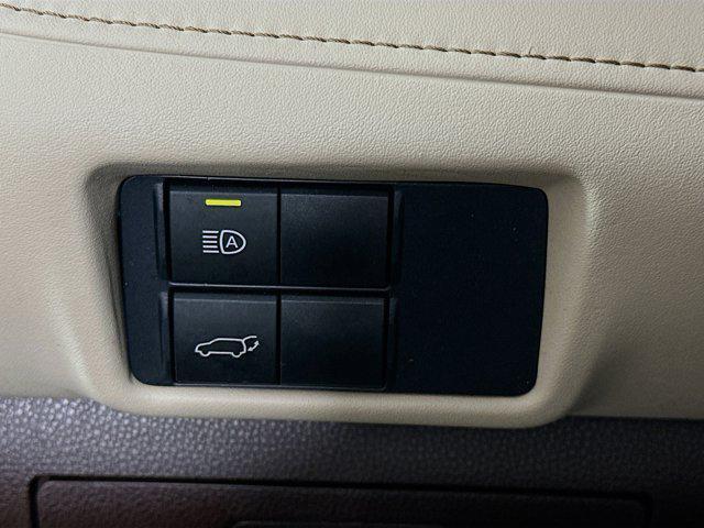 used 2021 Toyota Highlander Hybrid car, priced at $21,487