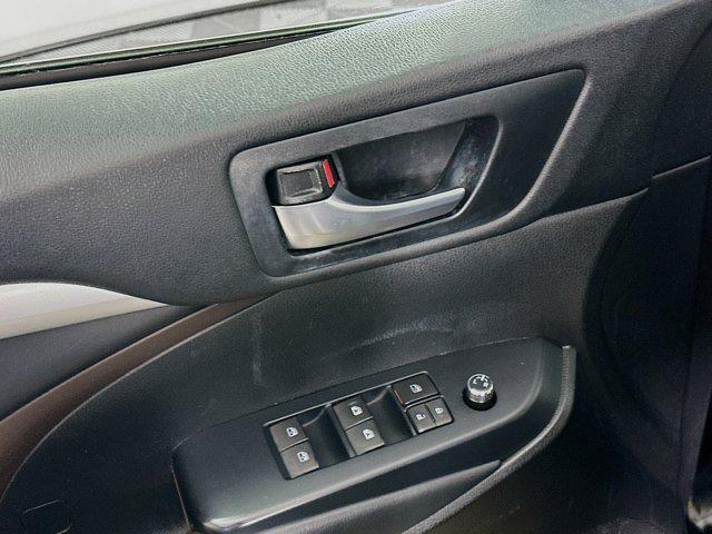 used 2019 Toyota Highlander car, priced at $21,487