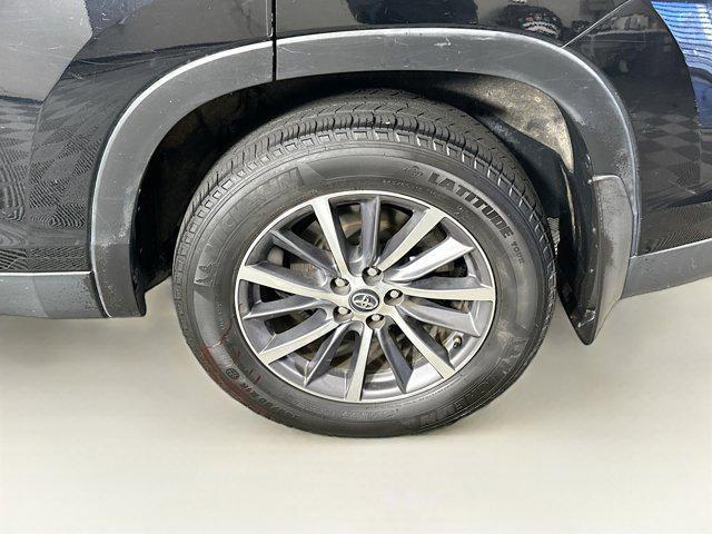 used 2019 Toyota Highlander car, priced at $21,487
