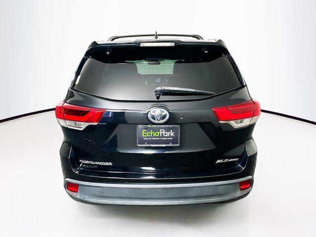 used 2019 Toyota Highlander car, priced at $21,487