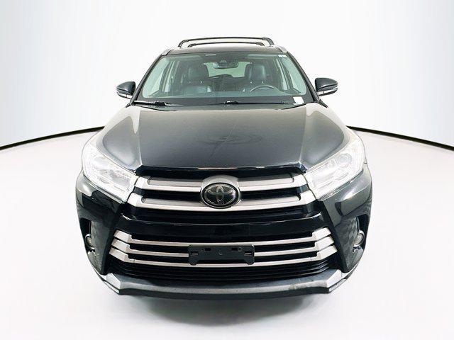 used 2019 Toyota Highlander car, priced at $21,487