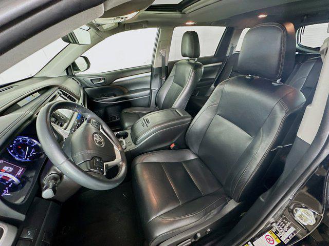 used 2019 Toyota Highlander car, priced at $21,487