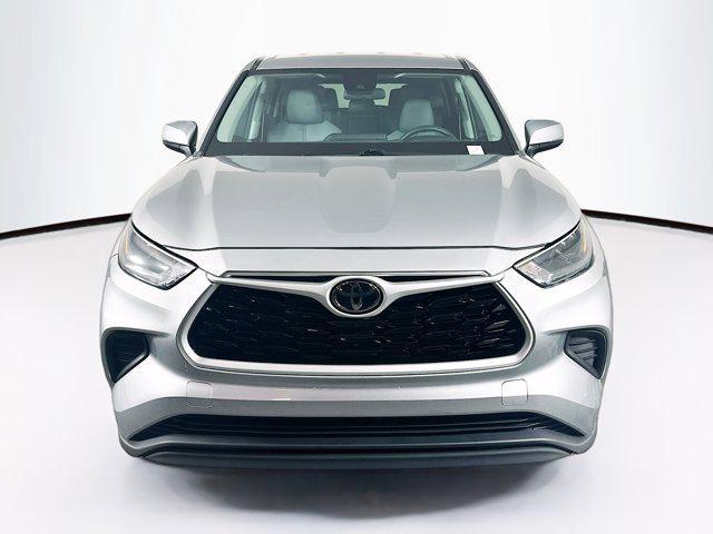 used 2023 Toyota Highlander car, priced at $29,987