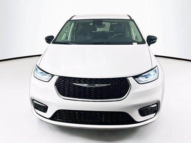 used 2024 Chrysler Pacifica car, priced at $26,697