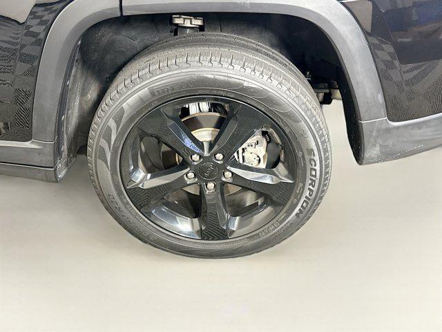 used 2023 Jeep Grand Cherokee car, priced at $28,596