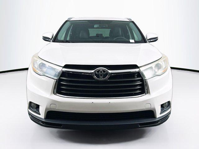 used 2015 Toyota Highlander car, priced at $15,497