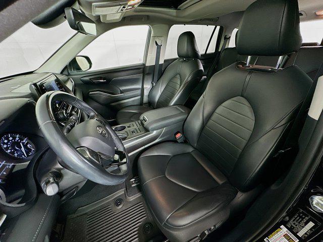 used 2021 Toyota Highlander car, priced at $27,997