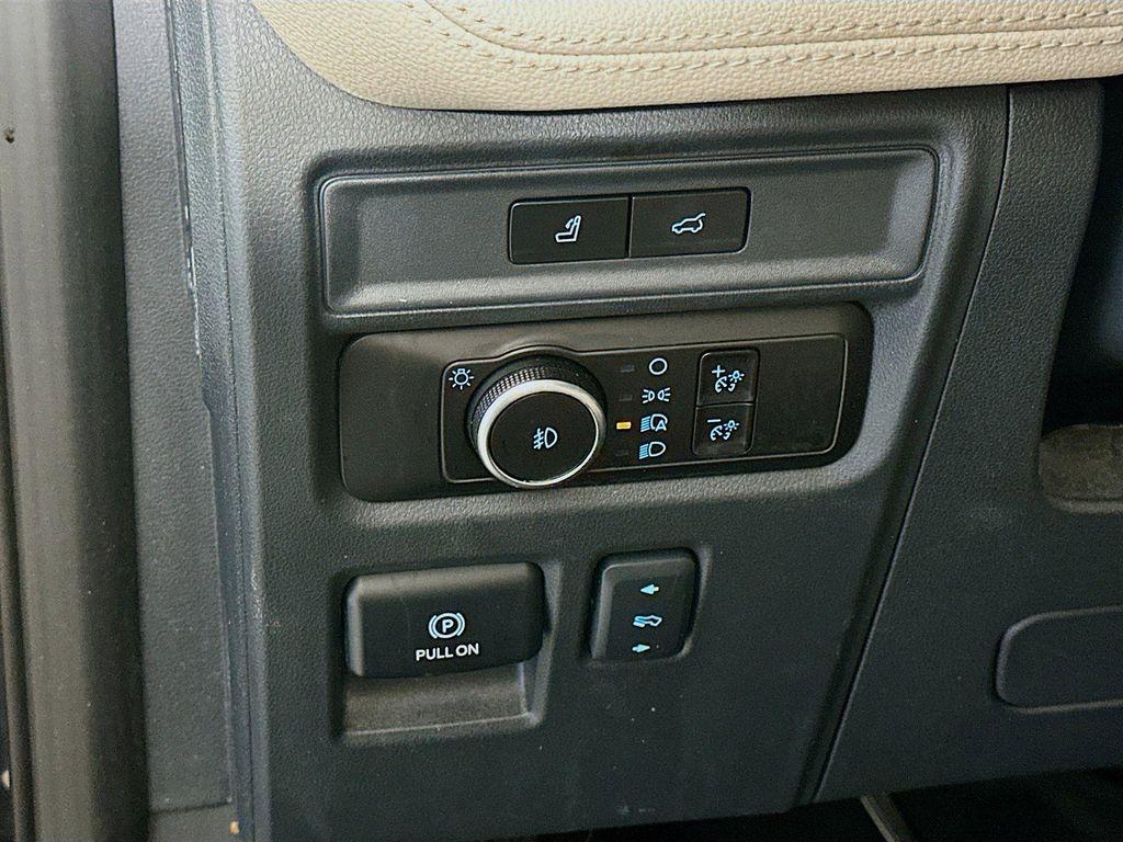 used 2023 Ford Expedition Max car, priced at $35,996
