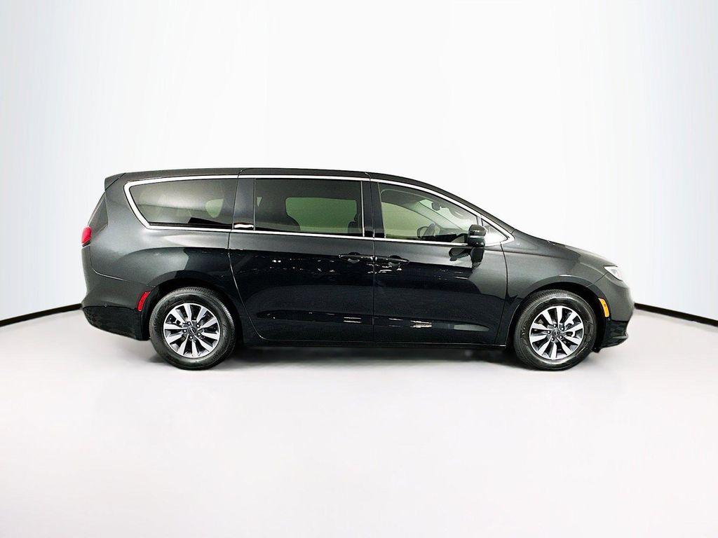 used 2023 Chrysler Pacifica Hybrid car, priced at $26,487