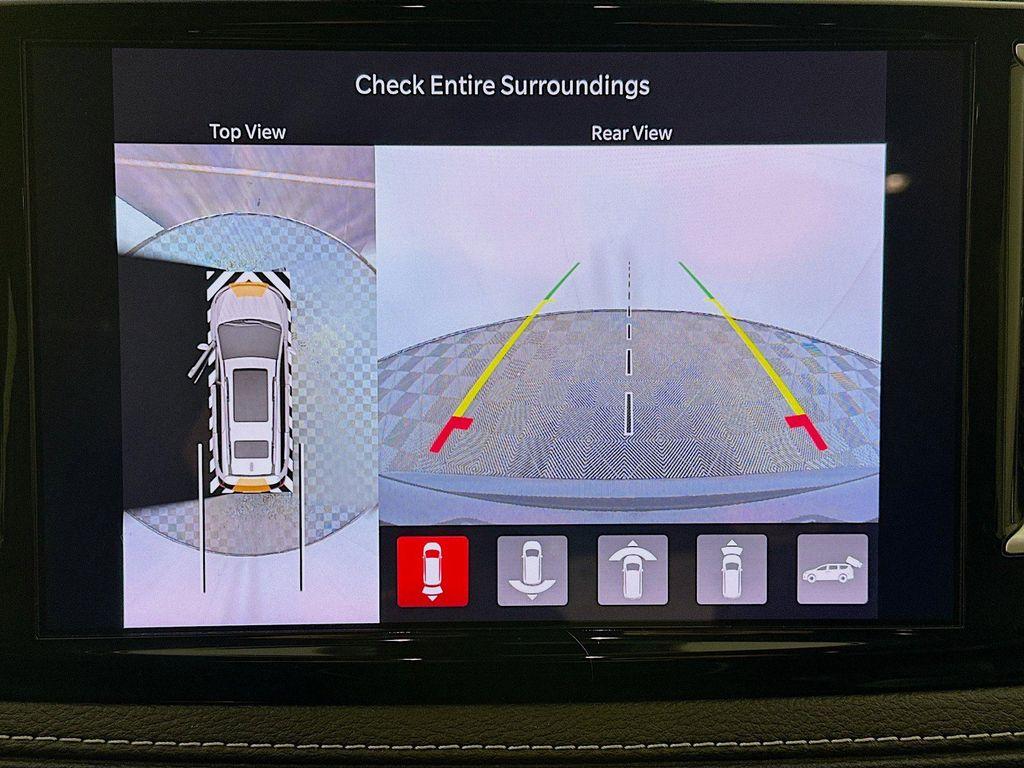 used 2023 Chrysler Pacifica Hybrid car, priced at $26,487