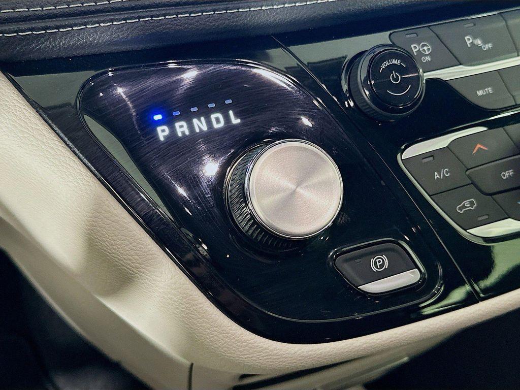 used 2023 Chrysler Pacifica Hybrid car, priced at $26,487